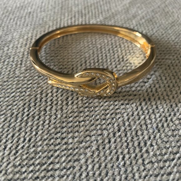 Gold -tone knot Bangle bracelet/ BEST OFFER EXCEPTED - Picture 6 of 8